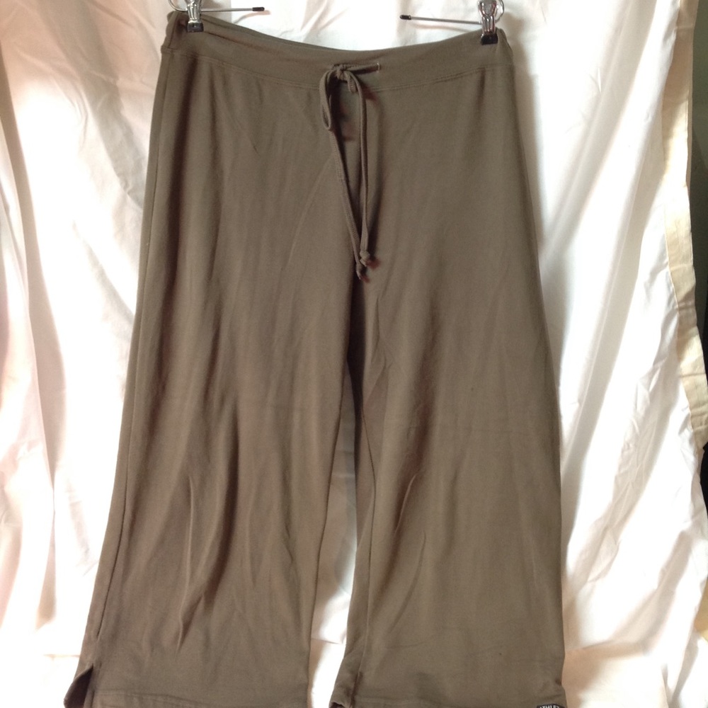 Athleta crop yoga pants in sage green